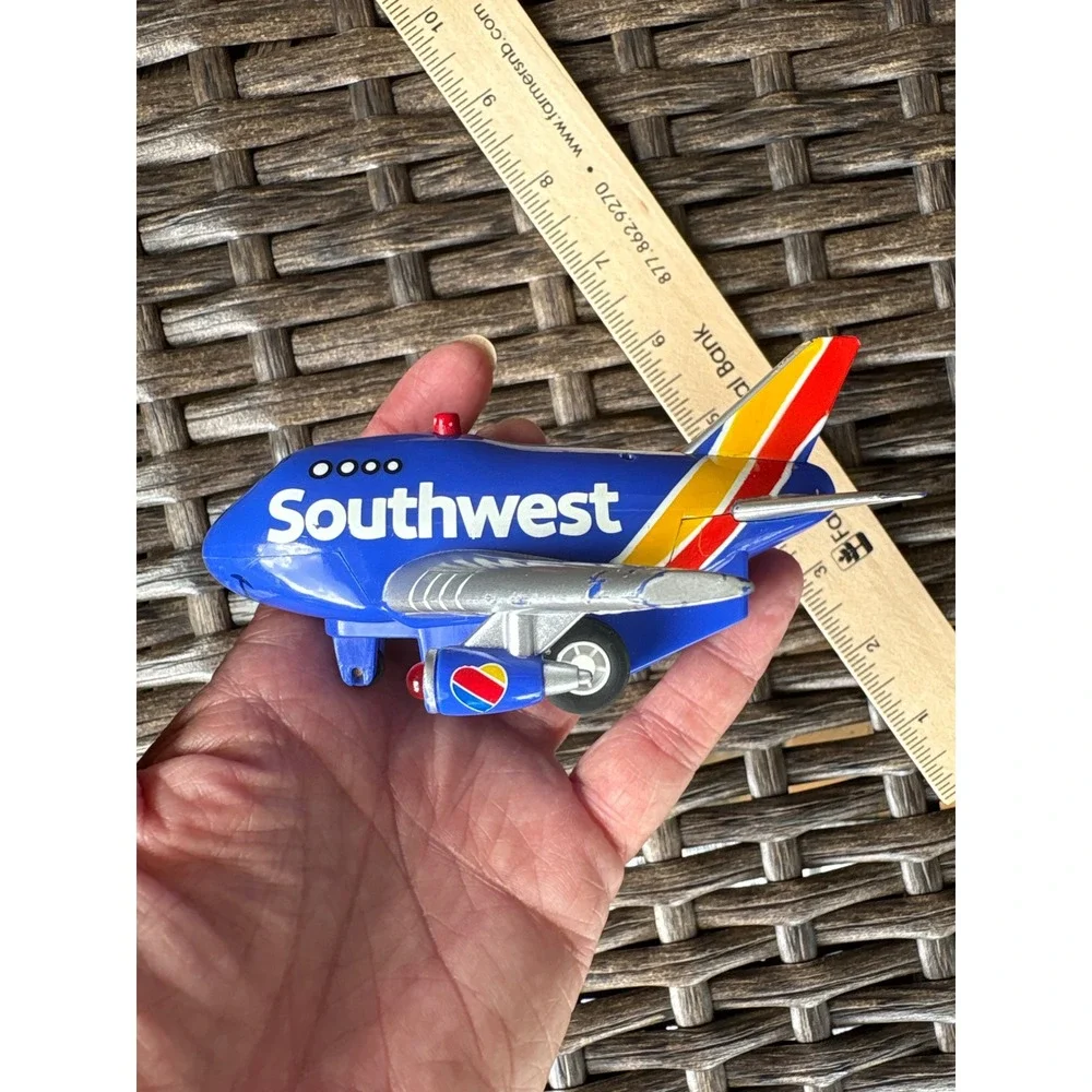 Daron Southwest Airlines Toy Airplane Blue Light & Sound Effects Rolling Wheels